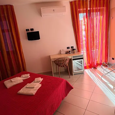 Danci - E Hotel